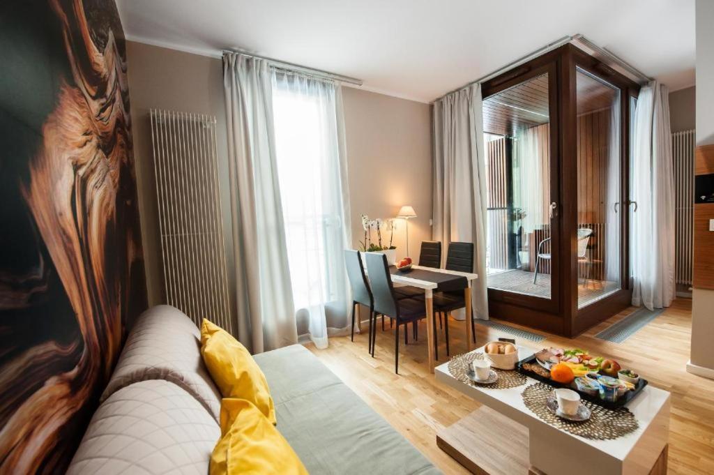 Deluxe Apartments Free Parking Varsovia Exterior foto