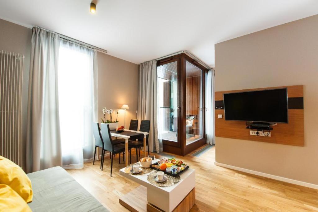 Deluxe Apartments Free Parking Varsovia Exterior foto